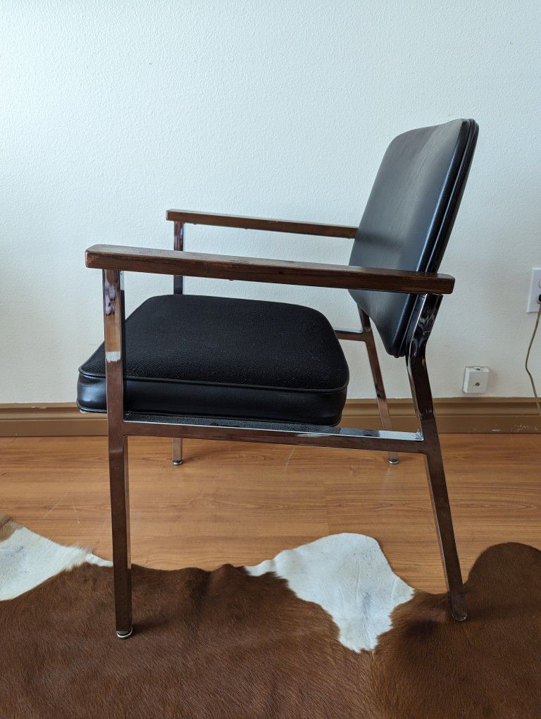 Pair Mid Century Modern Black Chrome Tanker Desk Lounge Office Chairs