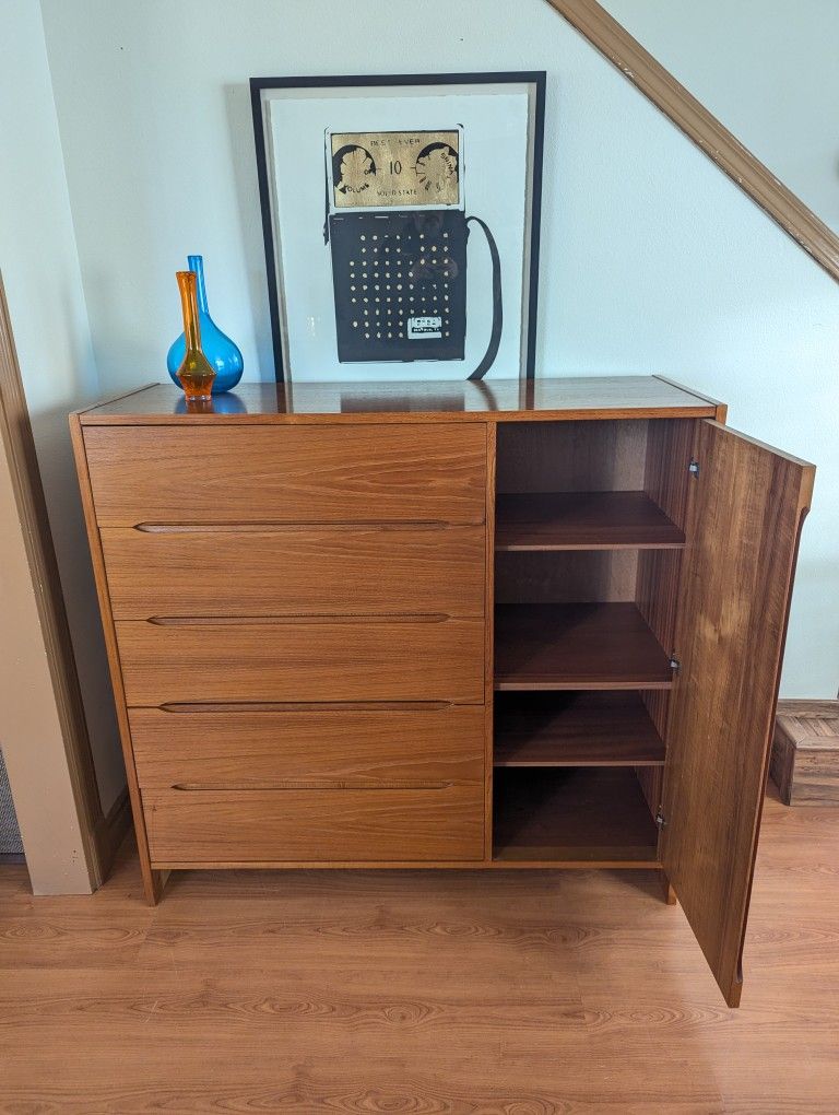 Danish Modern Teak Gentlemans Dresser Chest