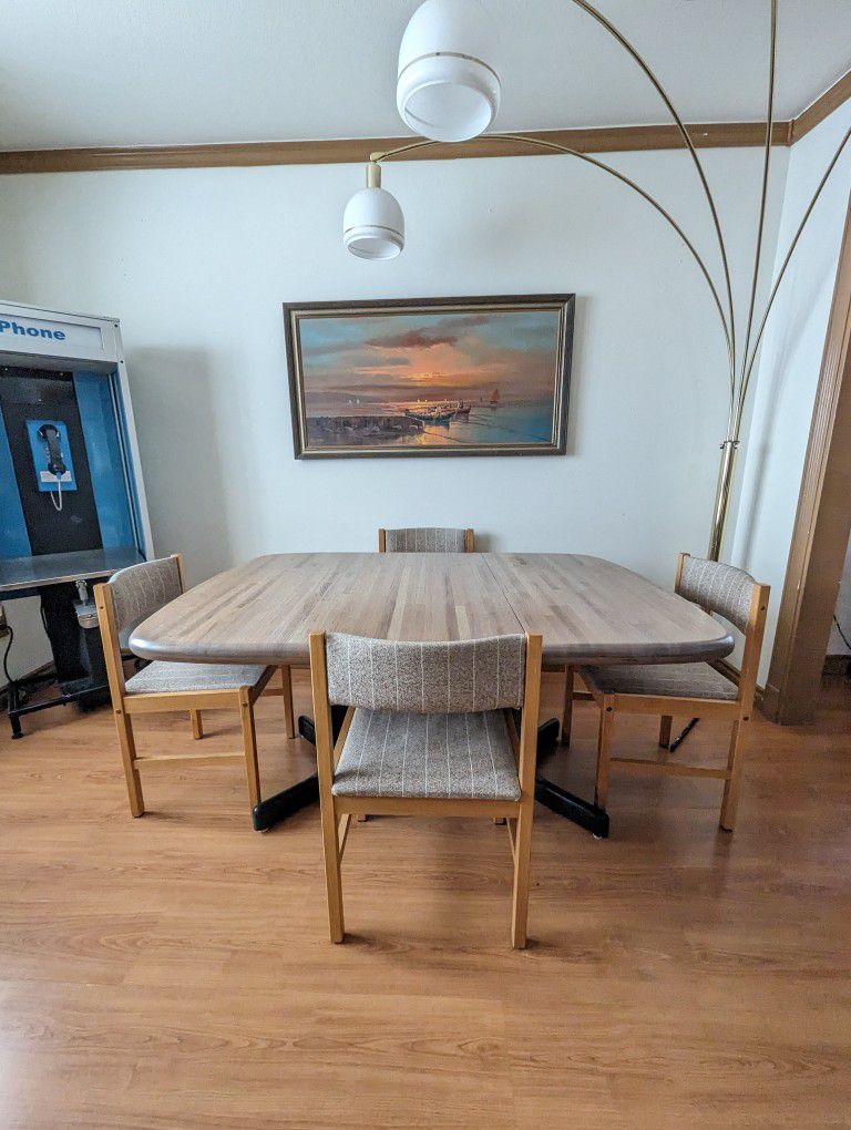 Danish Modern White Oak Pedestal Dining Table & 4 Chair Set
