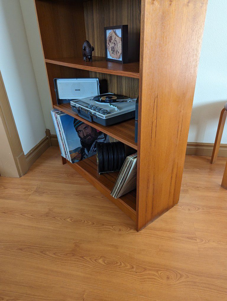 Danish Modern Tall Teak Bookshelf / 5 Tiered MCM Wood Display
