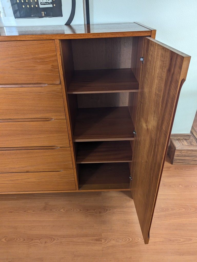 Danish Modern Teak Gentlemans Dresser Chest