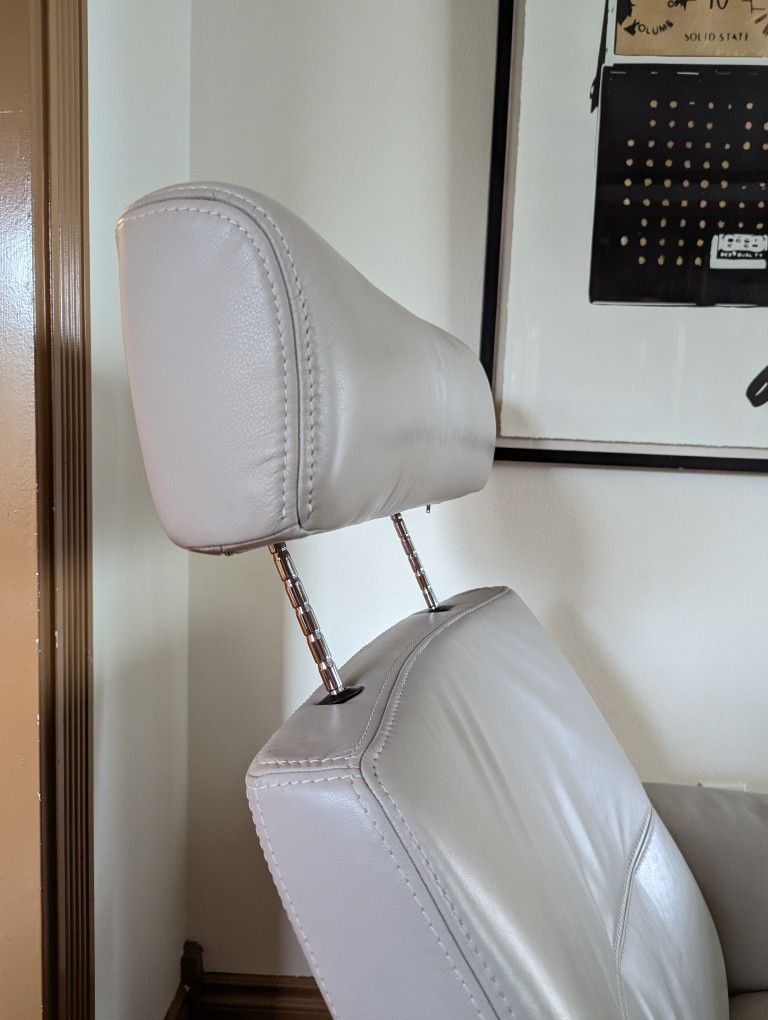 IMG by Ekornes Stressless Gray Leather Lounge Chair Recliners & Ottomans