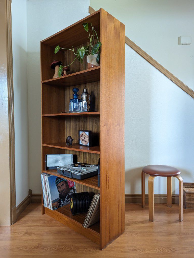 Danish Modern Tall Teak Bookshelf / 5 Tiered MCM Wood Display