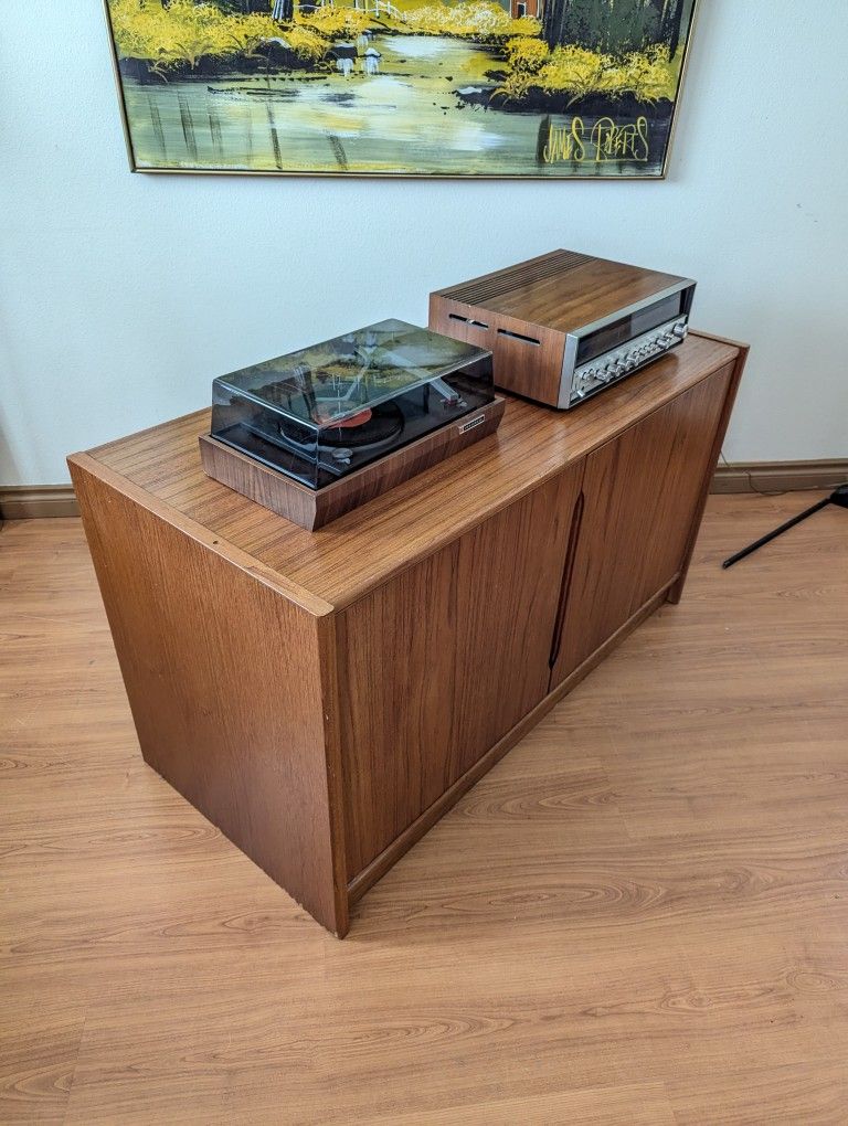 Danish Modern 2 Door Teak Media Credenza Made In Denmark