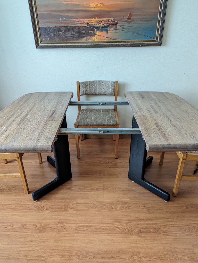 Danish Modern White Oak Pedestal Dining Table & 4 Chair Set
