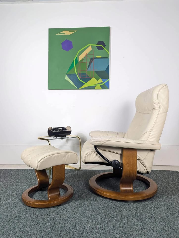 Ekornes Stressless Ivory Leather & Teak Classic Base Recliner Chair & Ottoman