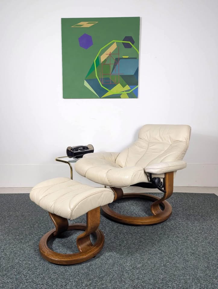 Ekornes Stressless Ivory Leather & Teak Classic Base Recliner Chair & Ottoman