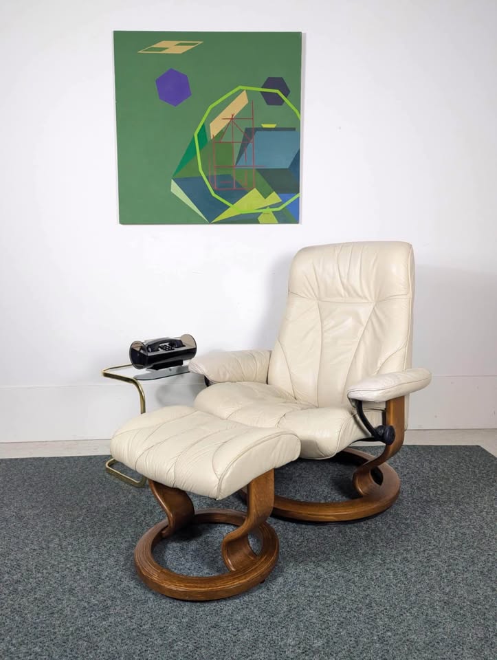 Ekornes Stressless Ivory Leather & Teak Classic Base Recliner Chair & Ottoman