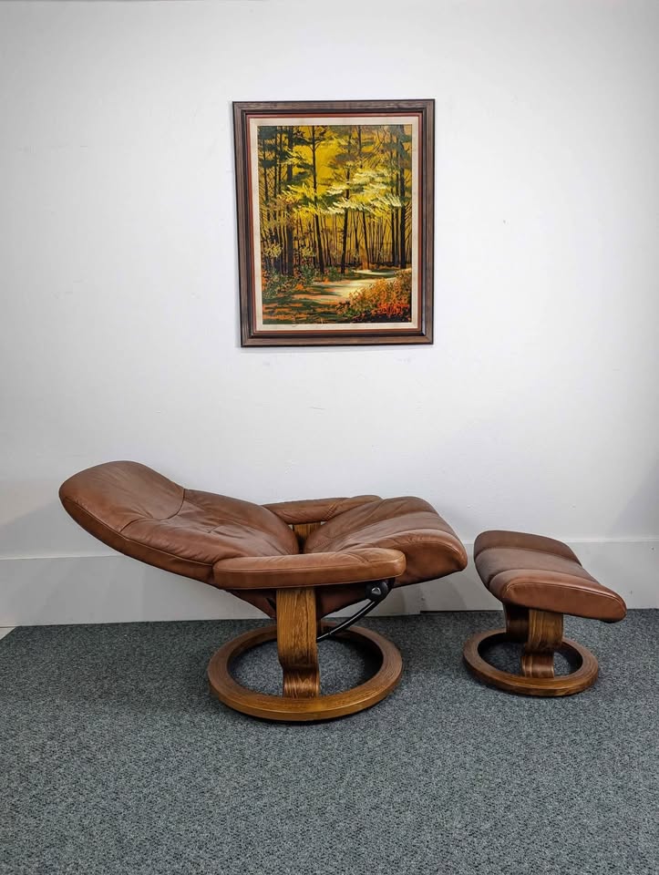 Ekornes Stressless Brown Leather Lounge Chair Recliner & Ottoman