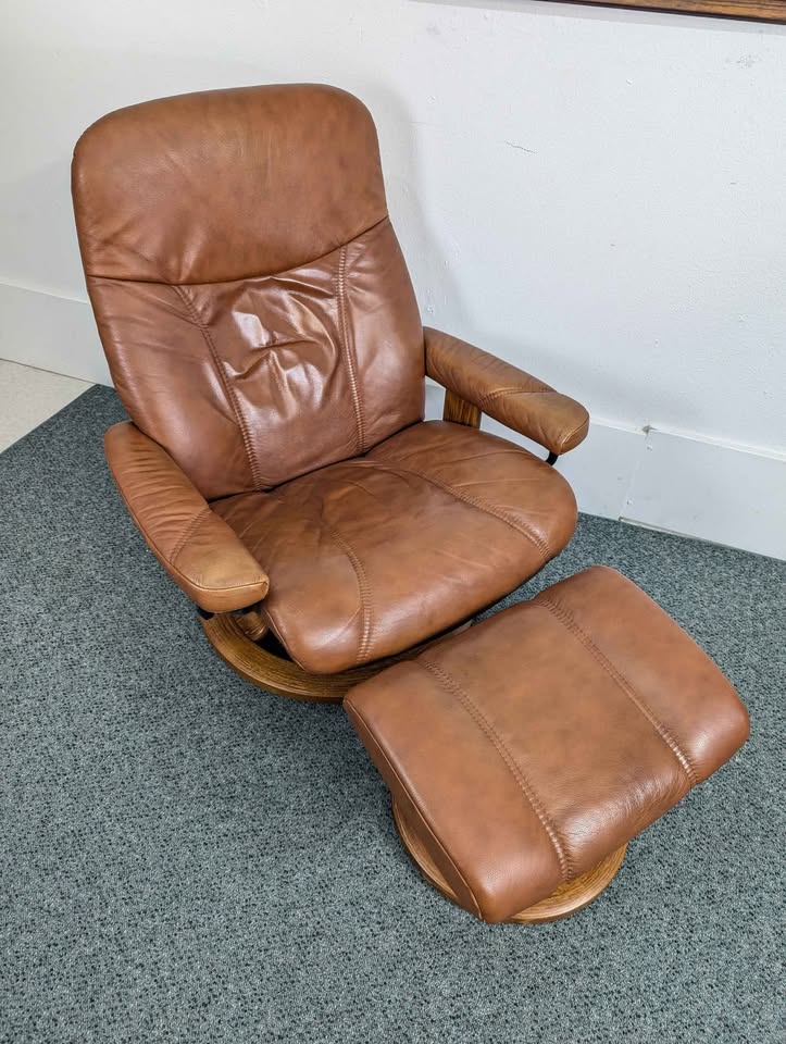 Ekornes Stressless Brown Leather Lounge Chair Recliner & Ottoman