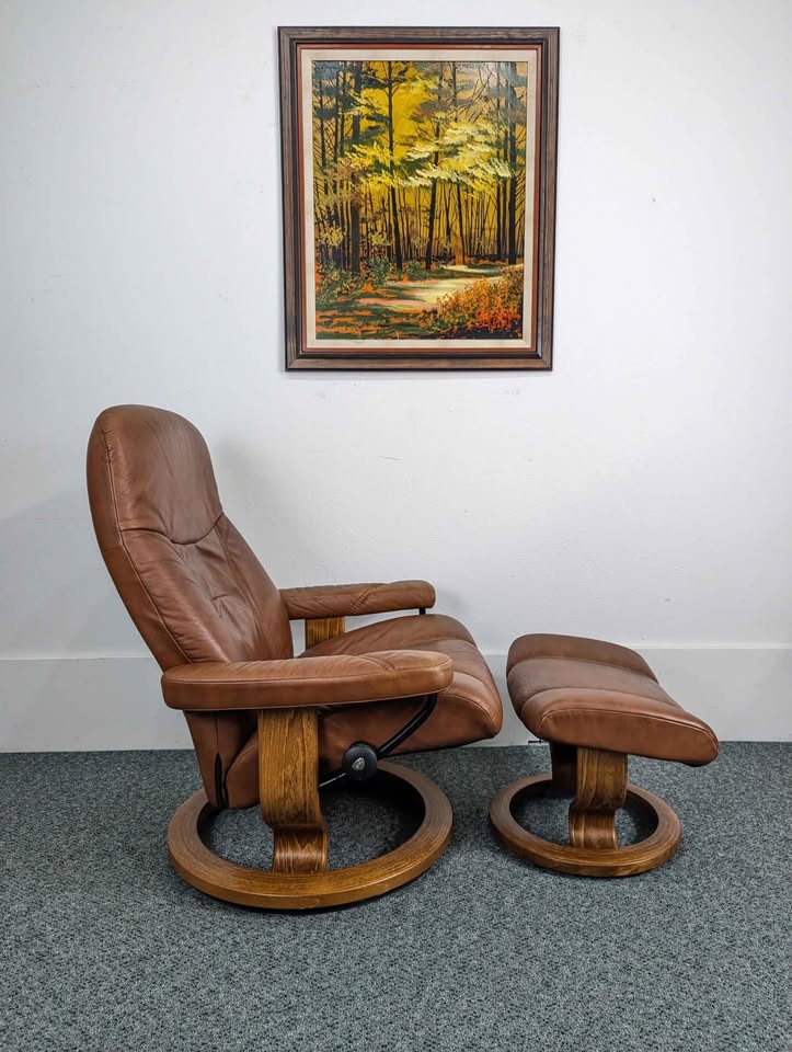 Ekornes Stressless Brown Leather Lounge Chair Recliner & Ottoman