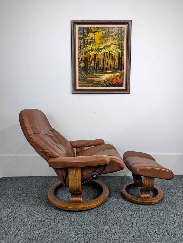Ekornes Stressless Brown Leather Lounge Chair Recliner & Ottoman