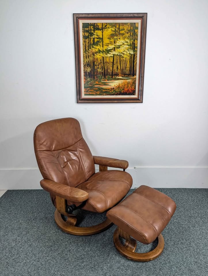 Ekornes Stressless Brown Leather Lounge Chair Recliner & Ottoman