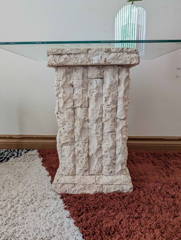 Postmodern Little End Table / Plant Stand Pillar