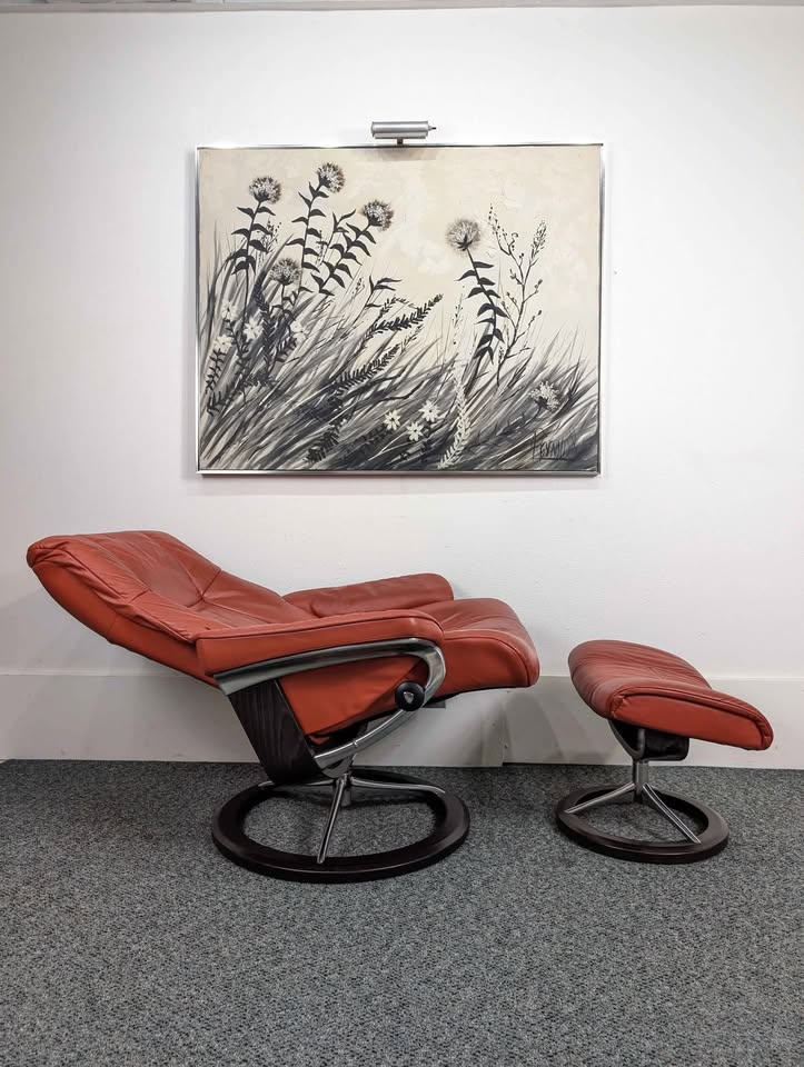 Ekornes Stressless Large Mayfair Leather Lounge Chair Recliner & Ottoman