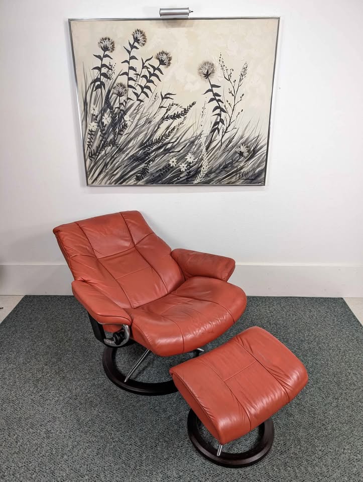 Ekornes Stressless Large Mayfair Leather Lounge Chair Recliner & Ottoman