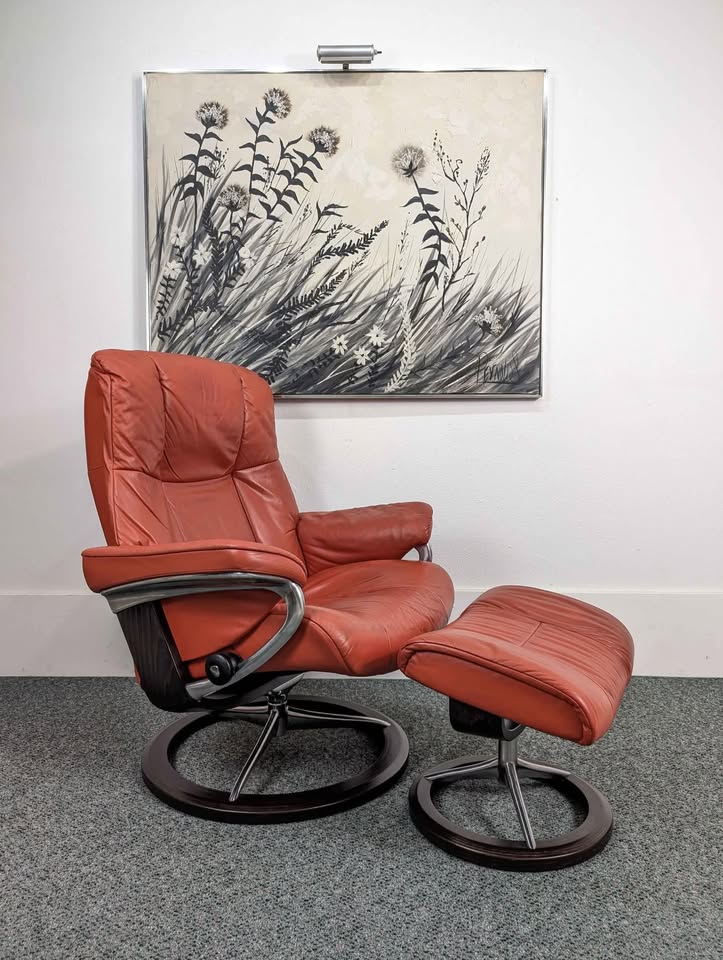 Ekornes Stressless Large Mayfair Leather Lounge Chair Recliner & Ottoman