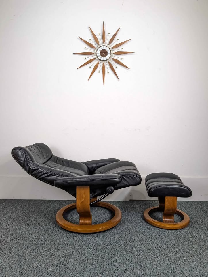 Ekornes Stressless Black Leather Lounge Chair Recliner & Ottoman