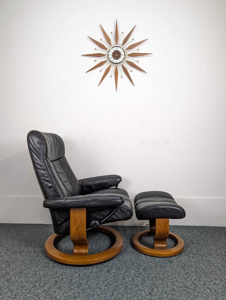 Ekornes Stressless Black Leather Lounge Chair Recliner & Ottoman