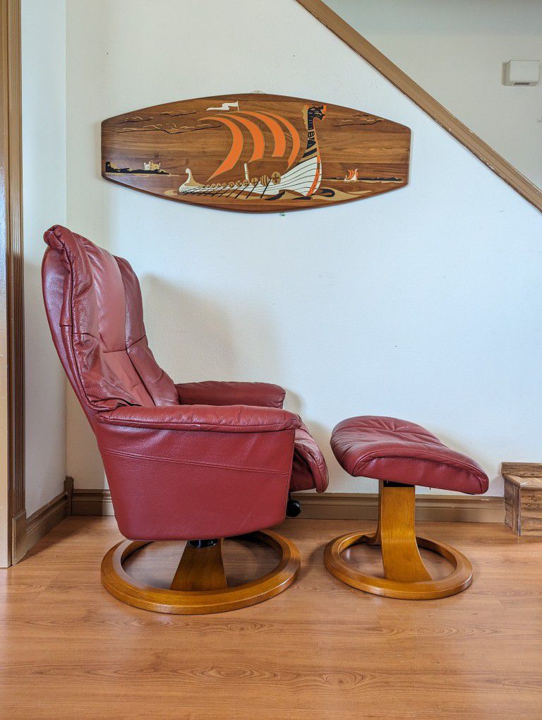 Large Ekornes Stressless Style Leather & Teak Lounge Chair Recliner & Ottoman by IMG of Norway
