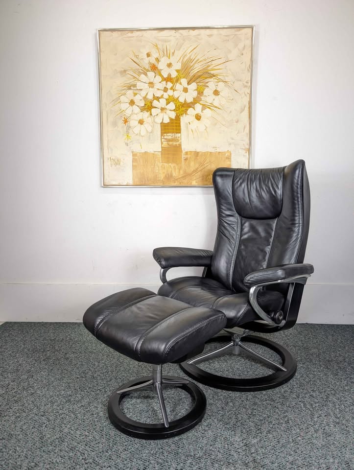 Ekornes Stressless Black Leather Lounge Chair Recliner & Ottoman