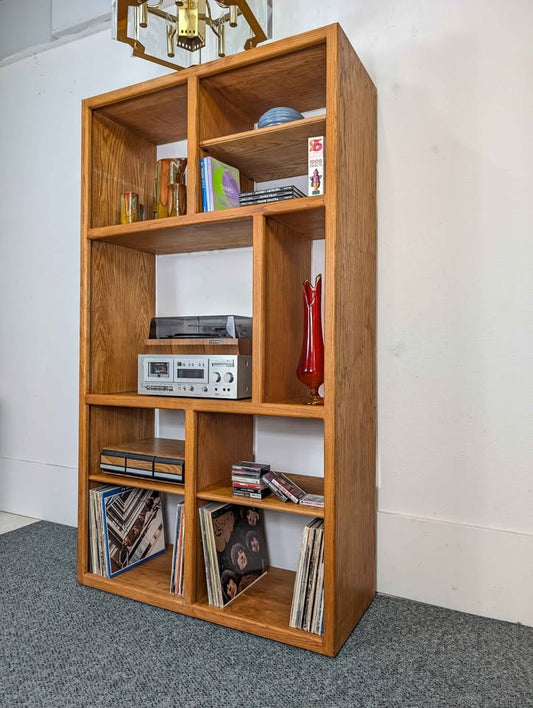 Vintage MCM Oak Wood Record Player Media Stand & Vinyl Storage Shelf