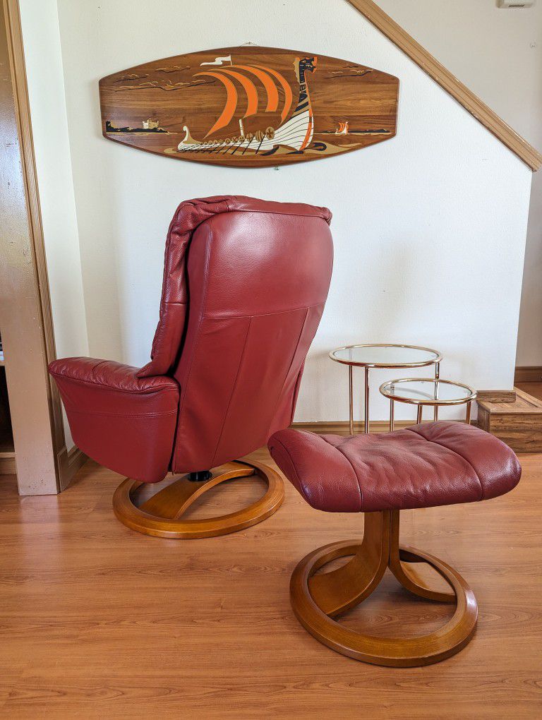 Large Ekornes Stressless Style Leather & Teak Lounge Chair Recliner & Ottoman by IMG of Norway