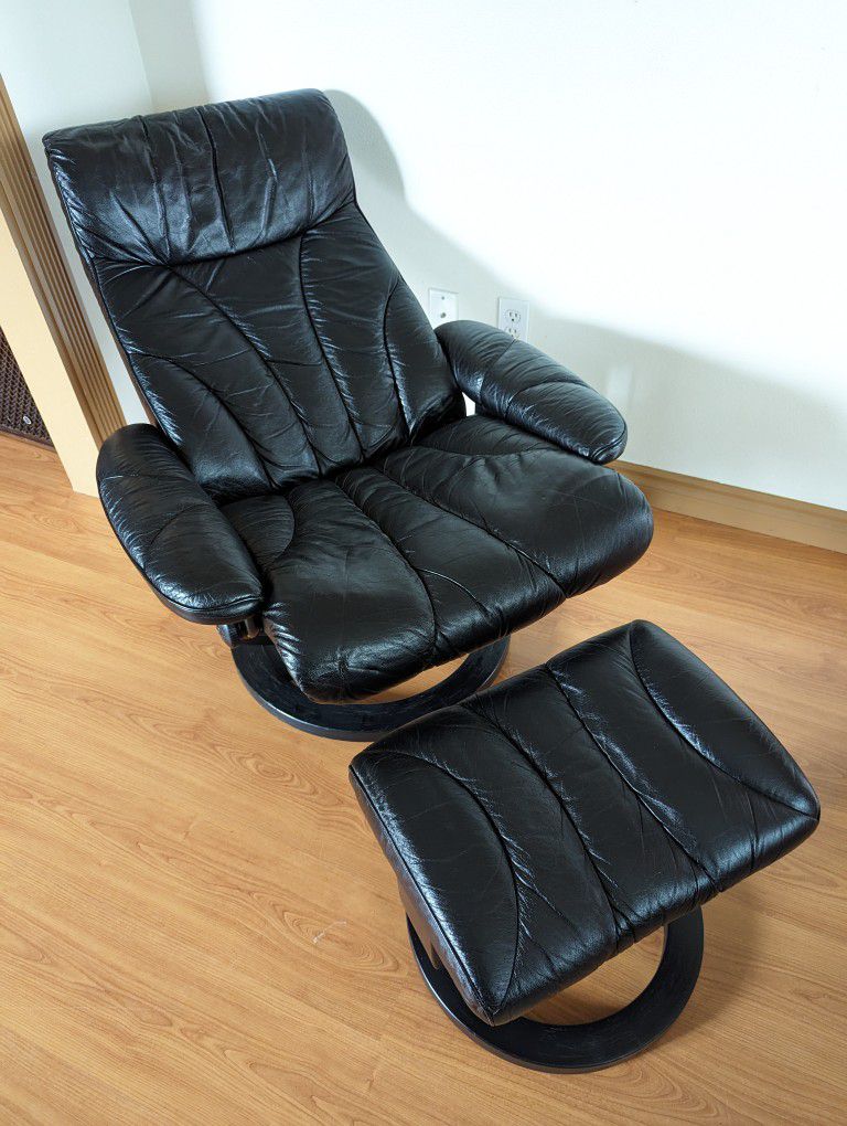 Ekornes Stressless Black Leather Lounge Chair Recliner & Ottoman