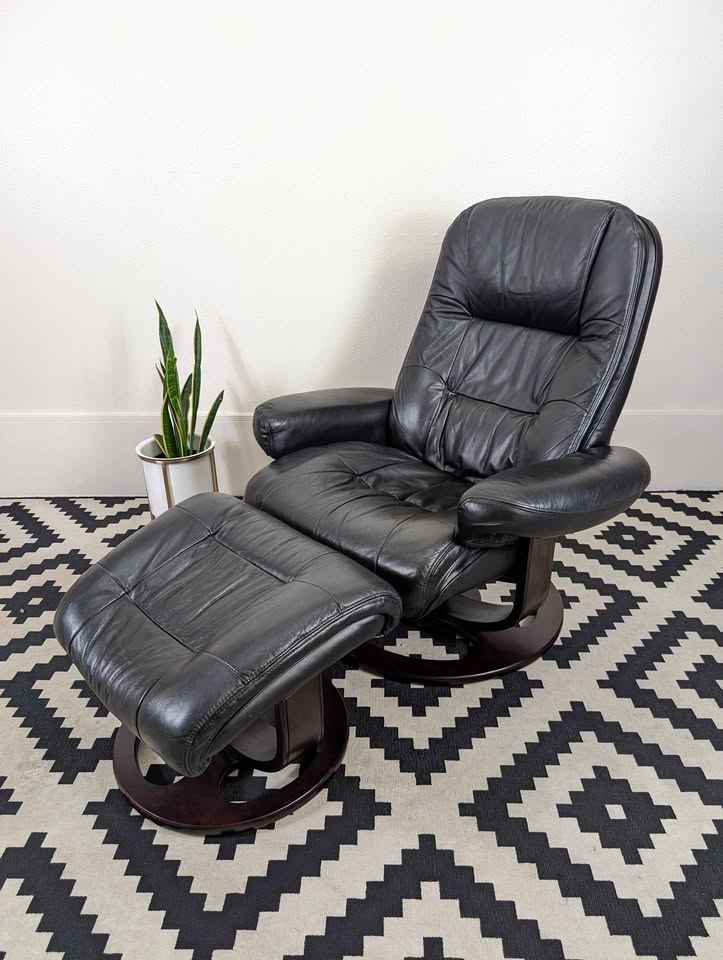 Scandinavian Style Leather Lounge Chair Recliner by Lane