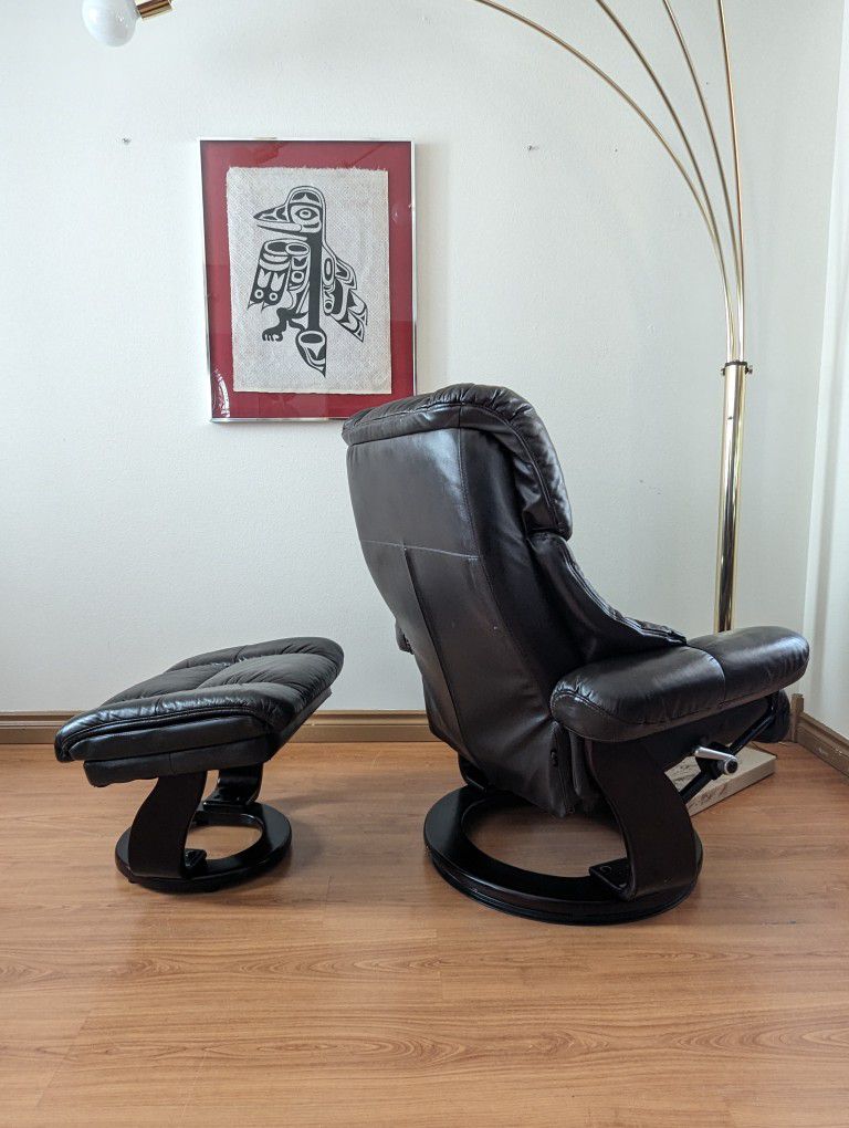 Large Stressless Style Brown Leather Lounge Chair Recliner & Ottoman by Benchmaster