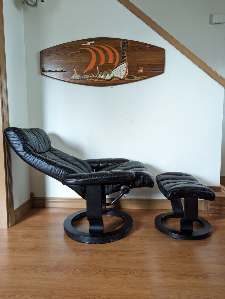 Ekornes Stressless Black Leather Lounge Chair Recliner & Ottoman