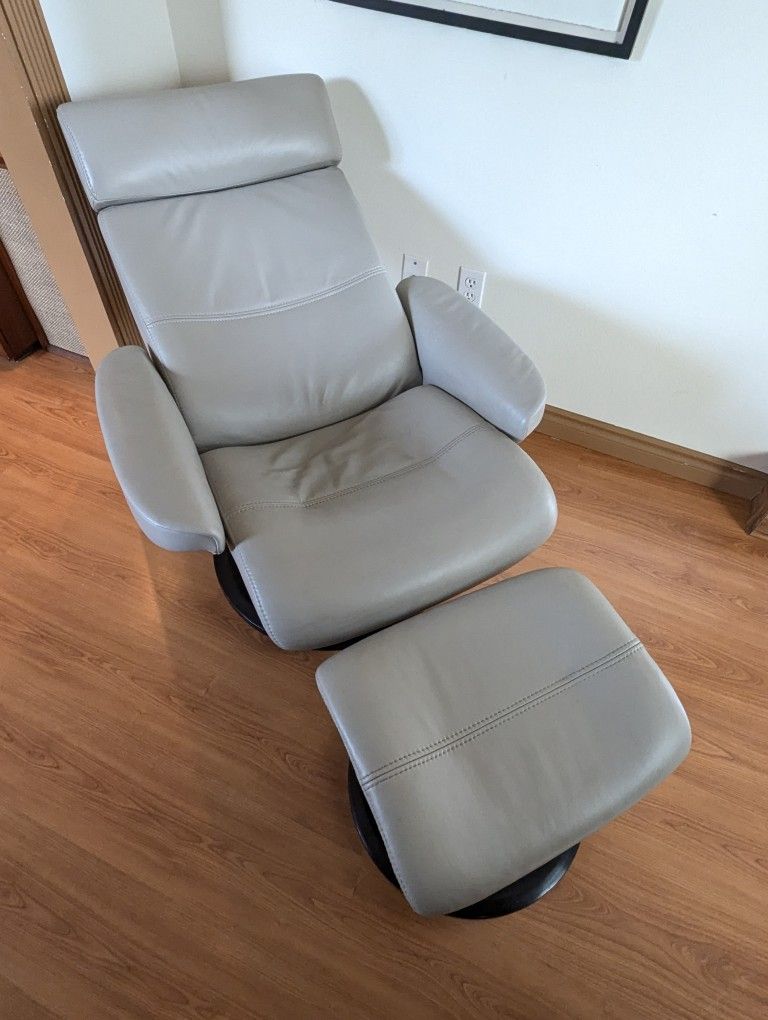 IMG by Ekornes Stressless Gray Leather Lounge Chair Recliners & Ottomans