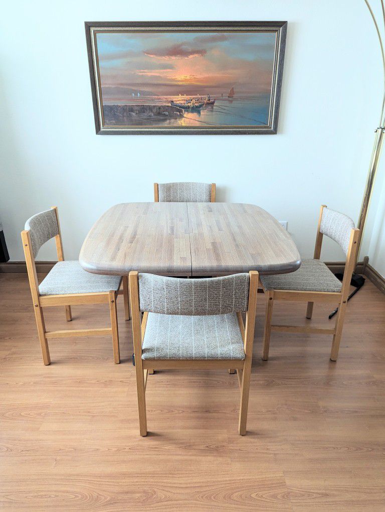 Danish Modern White Oak Pedestal Dining Table & 4 Chair Set