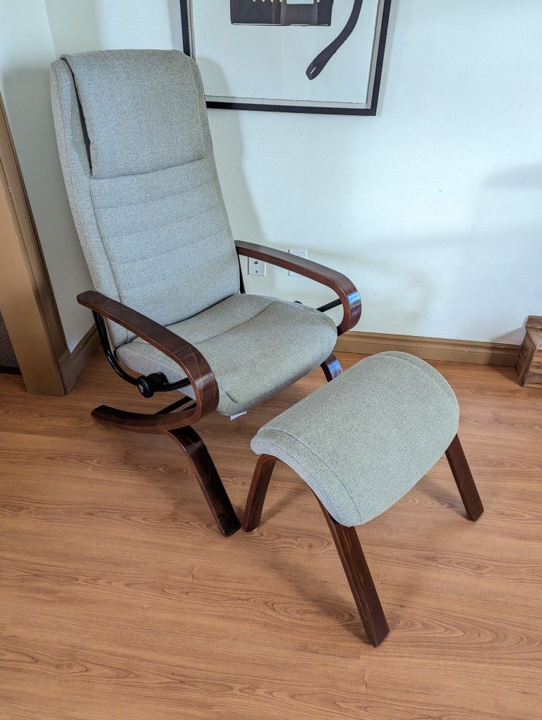 Ekornes Stressless You Upholstered Lounge Chair Recliner & Ottoman