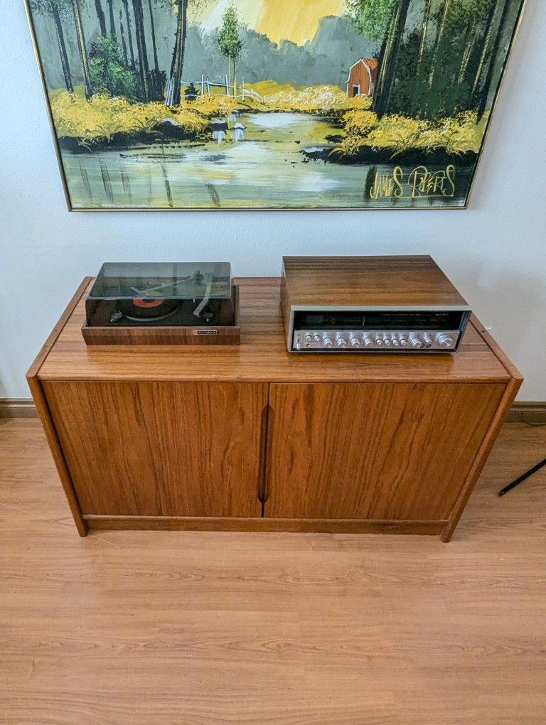 Danish Modern 2 Door Teak Media Credenza Made In Denmark
