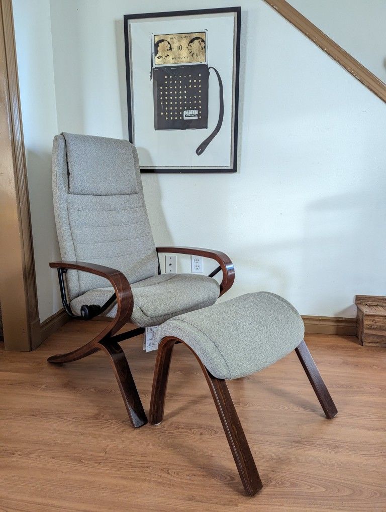 Ekornes Stressless You Upholstered Lounge Chair Recliner Ottoman Grit City Patina