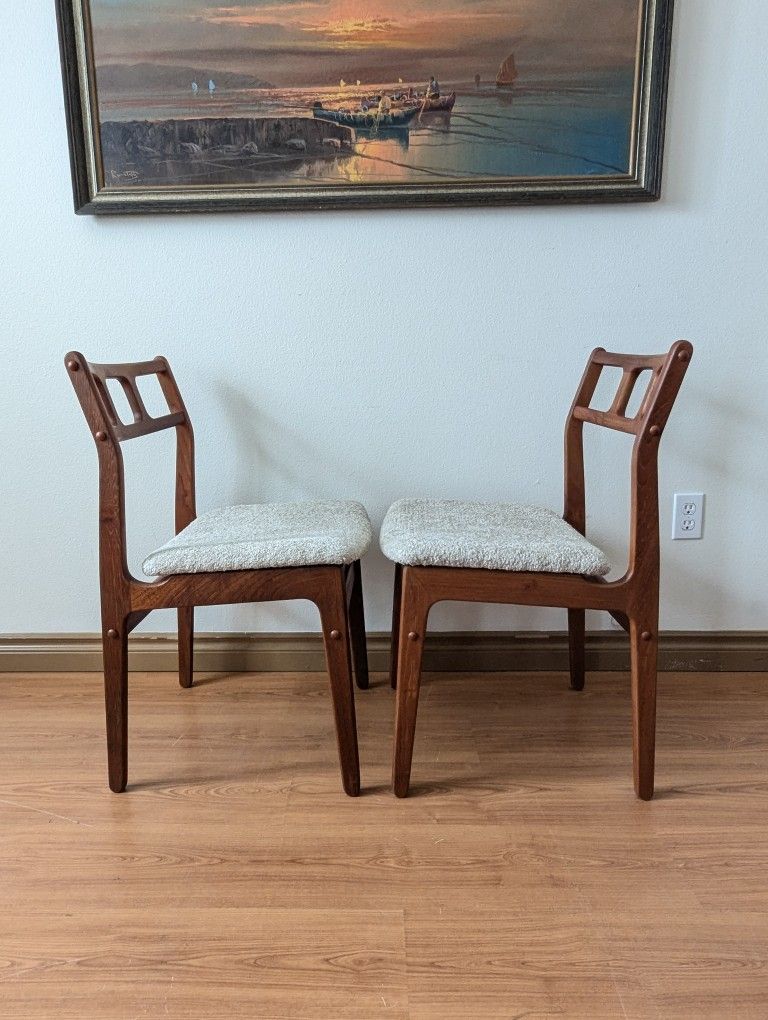 Stunning Set of 4 Mid Century Danish Modern Teak Dining Chairs by D Scan