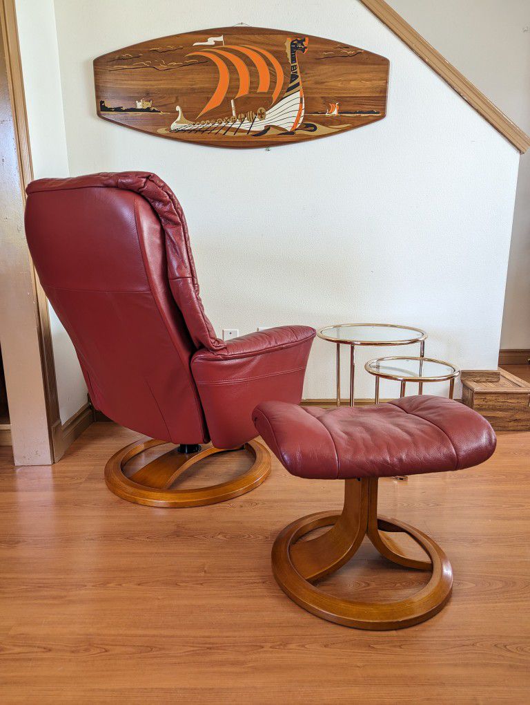 Large Ekornes Stressless Style Leather & Teak Lounge Chair Recliner & Ottoman by IMG of Norway