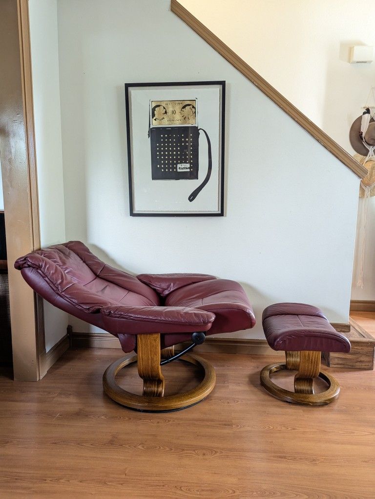 Large Ekornes Stressless Leather Lounge Chair Recliner & Ottoman