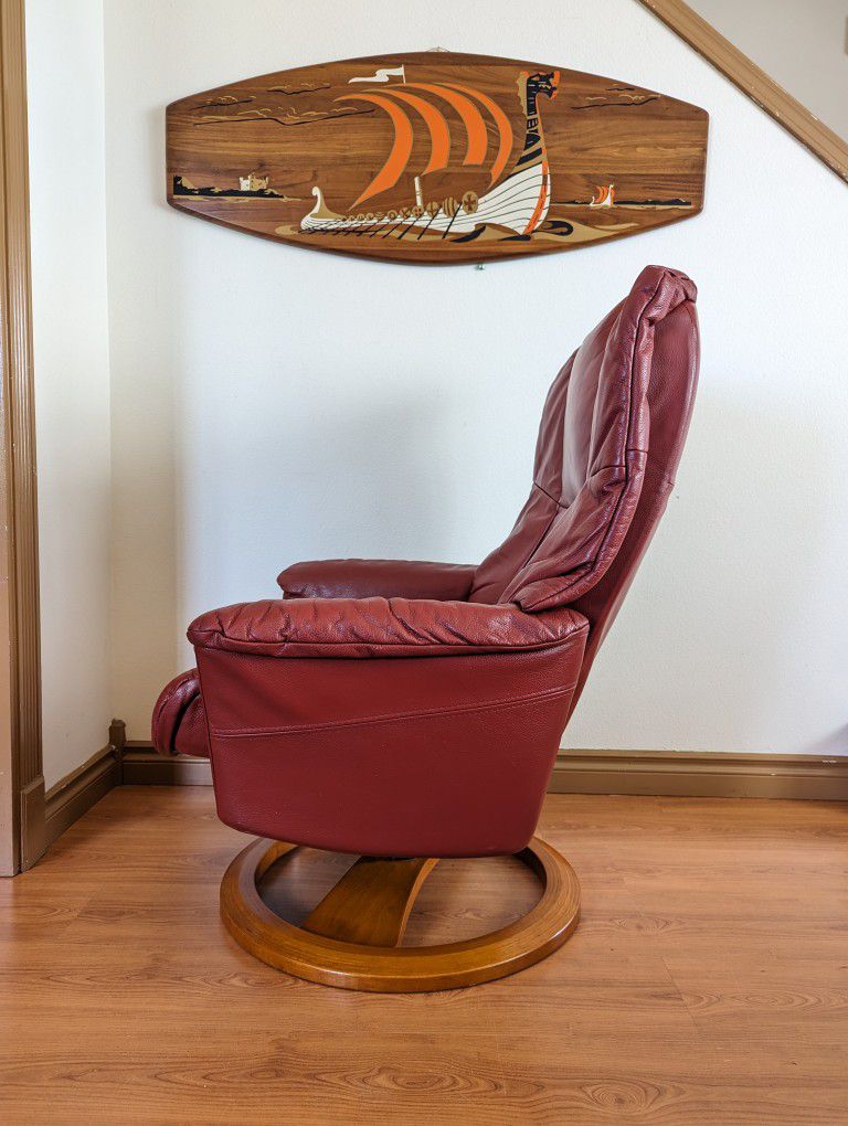 Large Ekornes Stressless Style Leather & Teak Lounge Chair Recliner & Ottoman by IMG of Norway