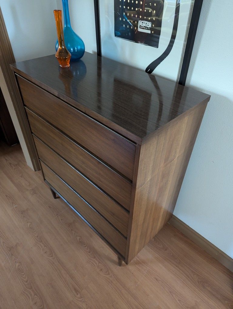 Mid Century Modern 4 Drawer Highboy Dresser by Broyhill