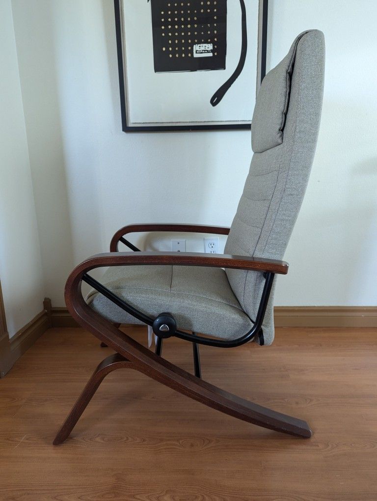Ekornes Stressless You Upholstered Lounge Chair Recliner & Ottoman