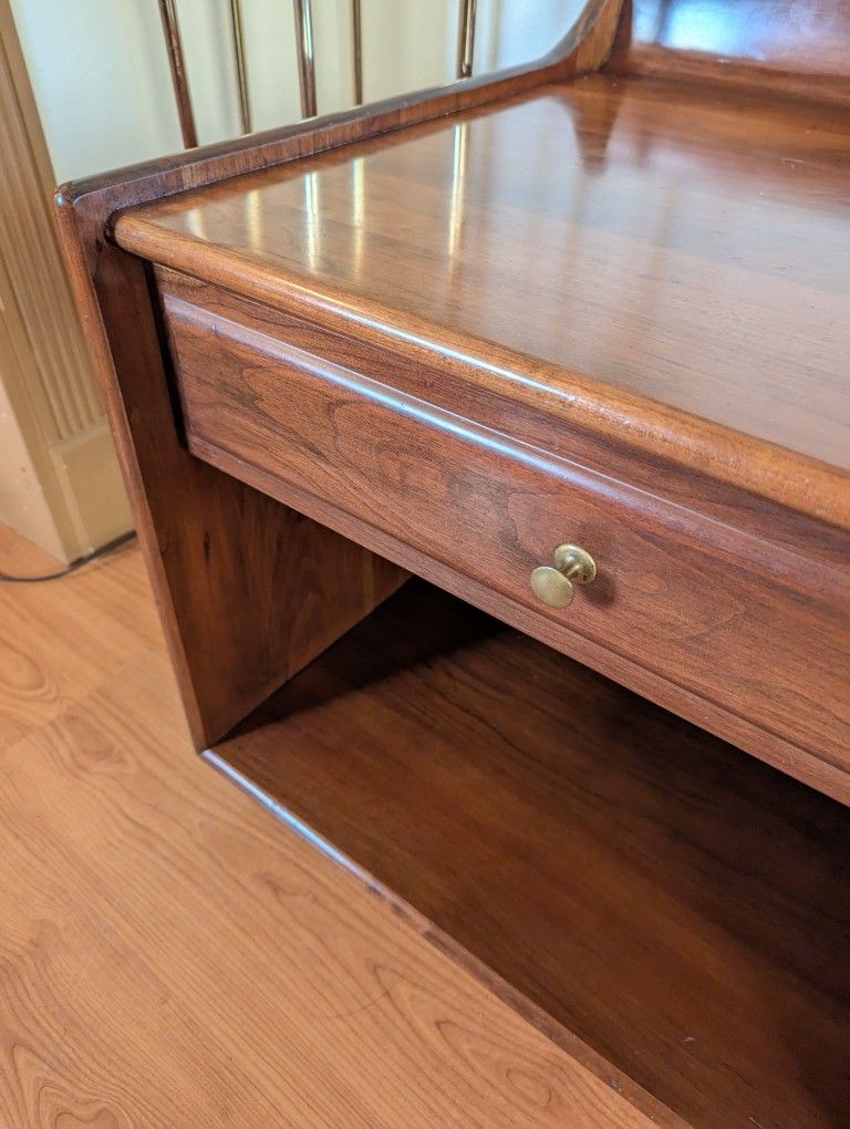 Solid Wood Mid Century Modern Pair of Nightstands by Heywood Wakefield