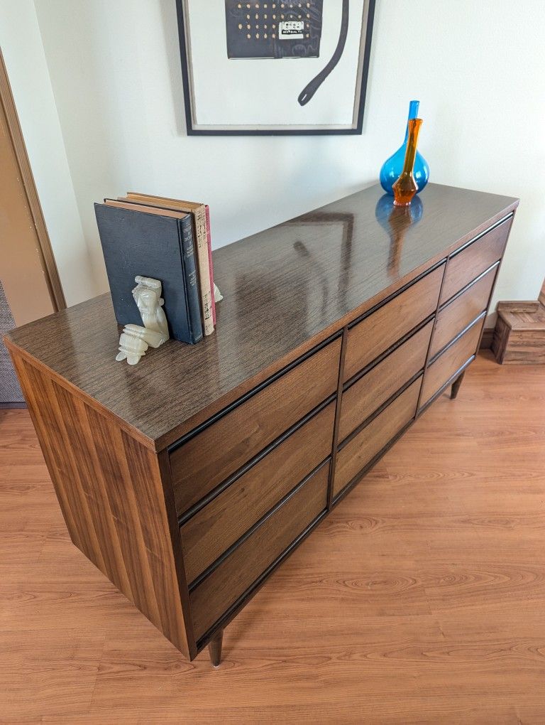 Mid Century Modern 9 Drawer Lowboy Dresser by Broyhill