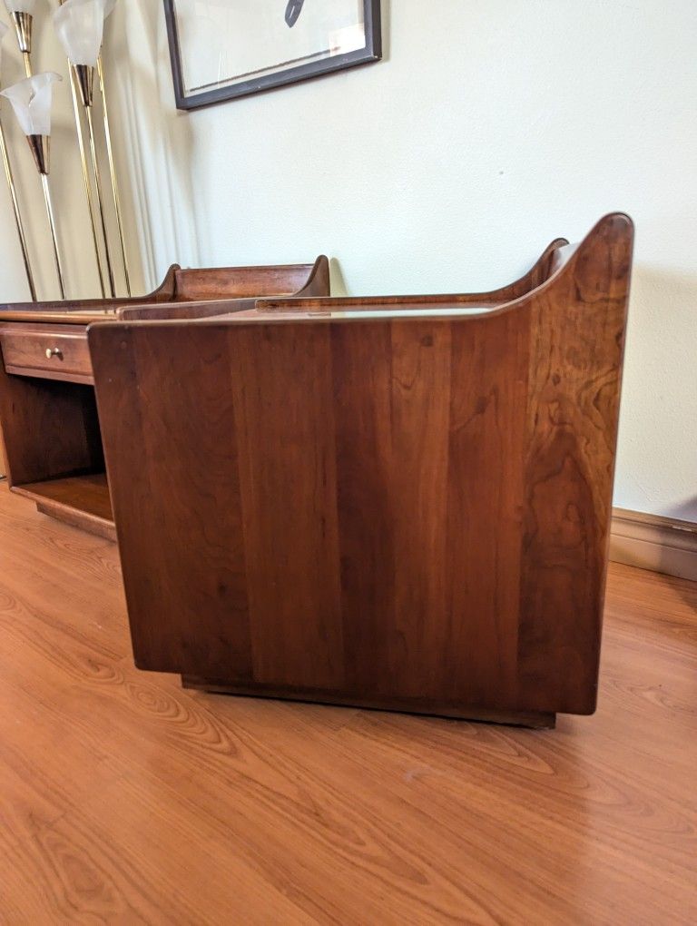 Solid Wood Mid Century Modern Pair of Nightstands by Heywood Wakefield