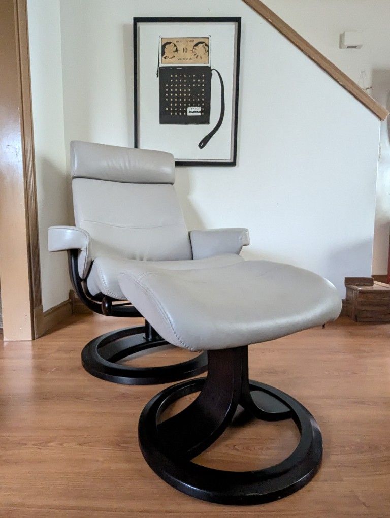 IMG by Ekornes Stressless Gray Leather Lounge Chair Recliners & Ottomans