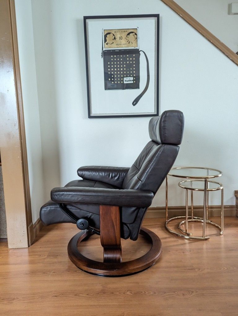 Ekornes Stressless Brown Leather Lounge Chair Recliner