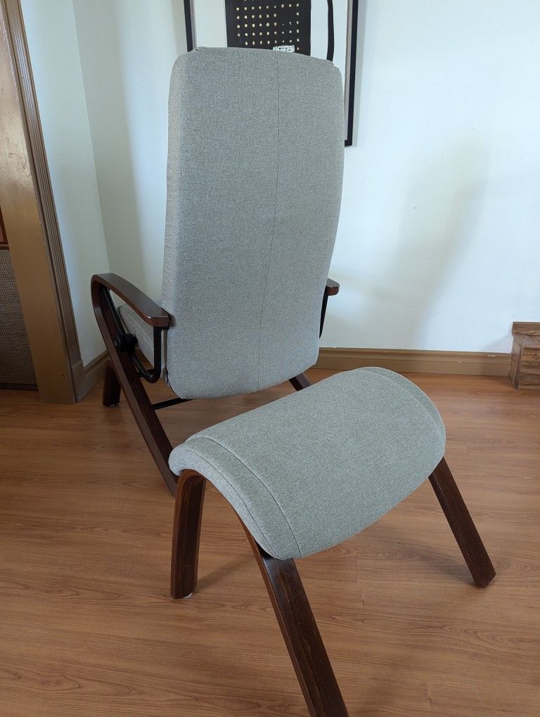 Ekornes Stressless You Upholstered Lounge Chair Recliner & Ottoman