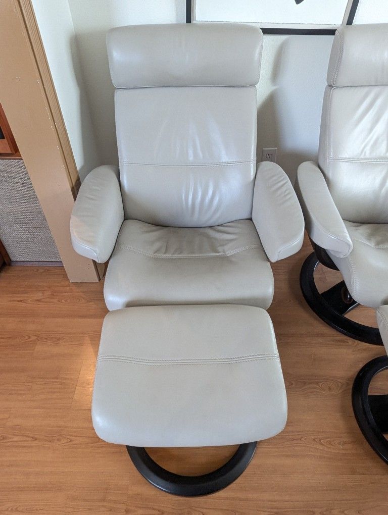 IMG by Ekornes Stressless Gray Leather Lounge Chair Recliners & Ottomans