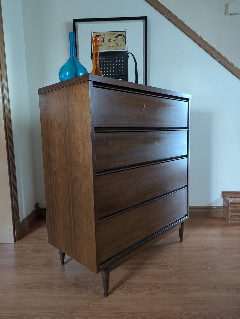 Mid Century Modern 4 Drawer Highboy Dresser by Broyhill